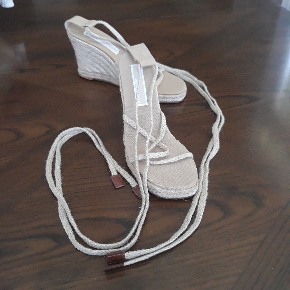 Michael Kors size 6 beige